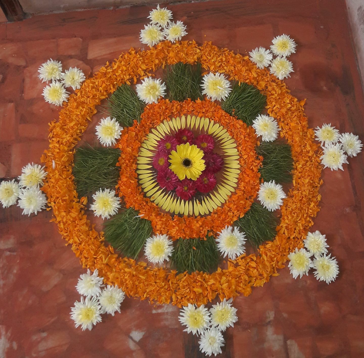 flower-rangoli-circle