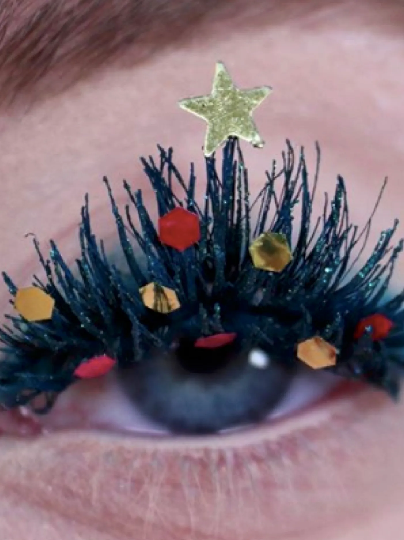 christmas-tree-eye-lash-decor